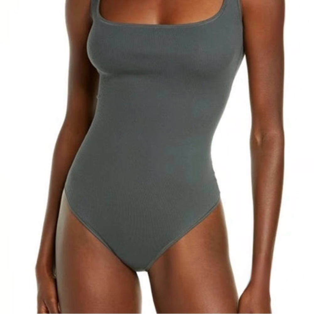 SKIMS Ribbed Cotton Bodysuit Scoop Neck Small